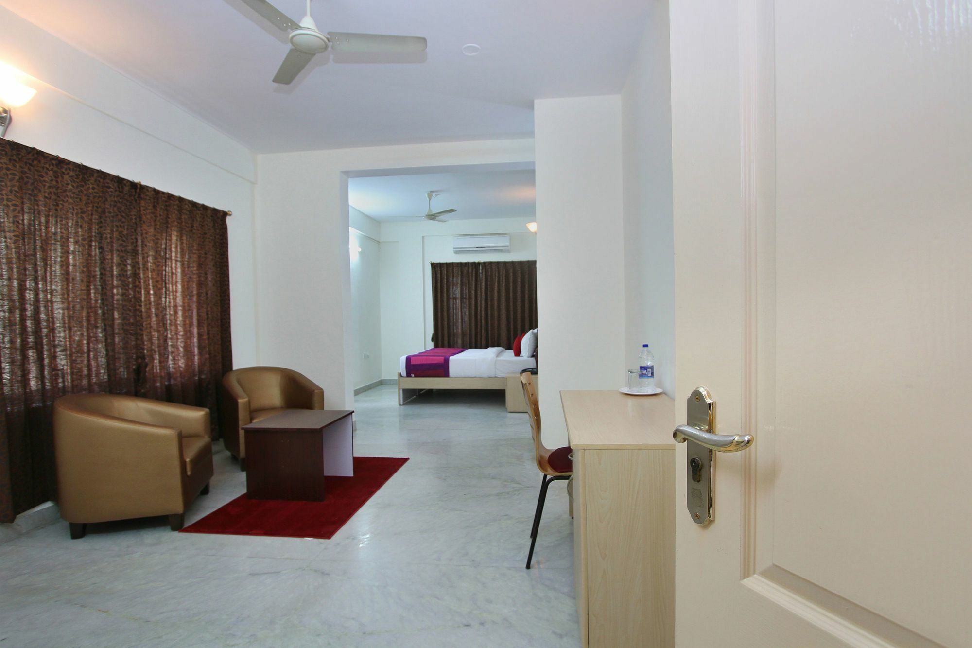 Capital O 5379 The Roy Grand Inns Bangalore Exterior photo